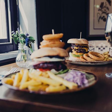 The Bulls Head Hotel هييل المظهر الخارجي الصورة