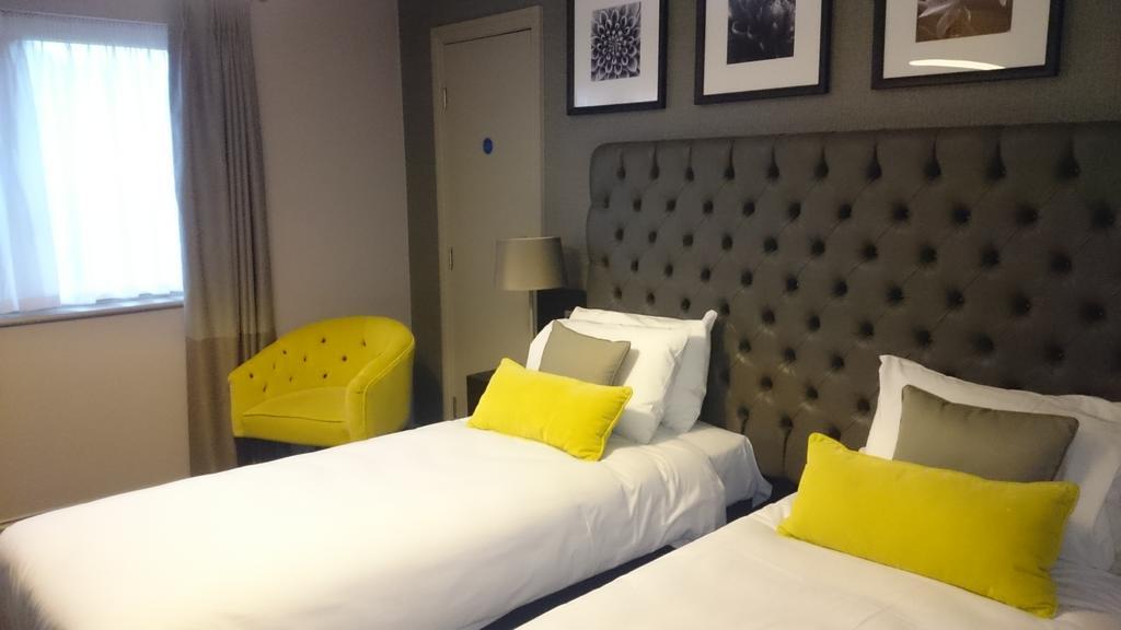 The Bulls Head Hotel هييل المظهر الخارجي الصورة
